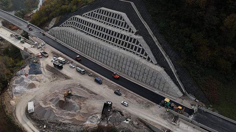 Vc dəhlizinin tikintisi, 
Hissə: Poprikuše – Zenica Şimal (Donja Gračanica), 
Kəsik: Vranduk - Ponirak,
Bosniya və Herseqovina